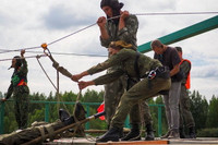 [ẢNH] Nữ chiến sĩ quân y Việt Nam tranh tài tại nội dung Sơ cứu chiến trường