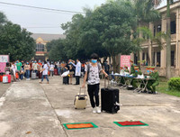 Gần 300 người hoàn thành cách ly tại Vĩnh Phúc được trở về nhà
