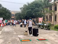 Gần 300 người hoàn thành cách ly tại Vĩnh Phúc được trở về nhà