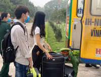 Gần 300 người hoàn thành cách ly tại Vĩnh Phúc được trở về nhà