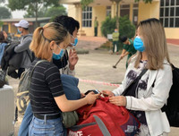 Gần 300 người hoàn thành cách ly tại Vĩnh Phúc được trở về nhà