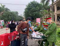 Gần 300 người hoàn thành cách ly tại Vĩnh Phúc được trở về nhà