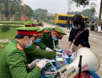 Gần 300 người hoàn thành cách ly tại Vĩnh Phúc được trở về nhà