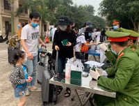 Gần 300 người hoàn thành cách ly tại Vĩnh Phúc được trở về nhà