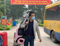 Gần 300 người hoàn thành cách ly tại Vĩnh Phúc được trở về nhà