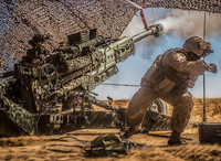 [ẢNH] Nga phản đối khi Mỹ chuyển lựu pháo mạnh nhất thế giới tới trấn giữ mỏ dầu Syria