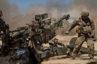 [ẢNH] Nga phản đối khi Mỹ chuyển lựu pháo mạnh nhất thế giới tới trấn giữ mỏ dầu Syria