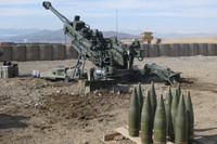 [ẢNH] Nga phản đối khi Mỹ chuyển lựu pháo mạnh nhất thế giới tới trấn giữ mỏ dầu Syria