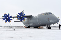 [ẢNH] Không quân Ukraine nhận loạt trang bị 