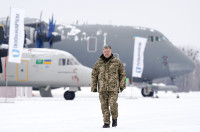 [ẢNH] Không quân Ukraine nhận loạt trang bị 