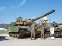 [ẢNH] Xe tăng K2 Black Panther bị 