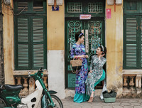 Cặp mẫu song sinh đất Bắc hoá thân thành 