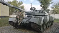 [ẢNH] Đáng sợ với chiến đoàn 320 xe tăng T-80UD của Pakistan