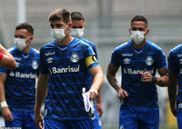 [ẢNH] Tổng thống Brazil đi ngược lại thế giới khi cho rằng Covid-19 không nguy hiểm