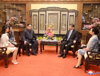 Những khoảnh khắc ấn tượng trong chuyến thăm Trung Quốc của ông Kim Jong-un