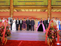 Những khoảnh khắc ấn tượng trong chuyến thăm Trung Quốc của ông Kim Jong-un