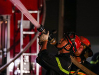 Xúc động những hình ảnh vì nhiệm vụ quên mình