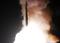 [ẢNH] Mỹ thử siêu tên lửa hạt nhân không thể đánh chặn để 'nắn gân