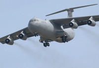 Choáng ngợp trước quy mô phi đội máy bay vận tải chiến lược của Mỹ