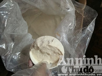 Cận cảnh quá trình bơm tạp chất vào tôm ở Hà Nội