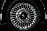 [ẢNH] Hé lộ Toyota Century mui trần mới của Nhật hoàng Naruhito