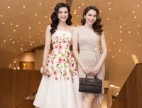 Á hậu Đại dương Diệu Thùy rạng rỡ đọ sắc với chị gái Hoa hậu Diệu Hân