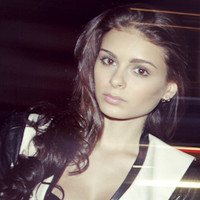 [ẢNH] Nỗi kinh hoàng của người mẫu nóng bỏng khi ủng hộ Tổng thống Trump