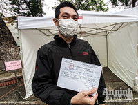 [ẢNH] Cận cảnh việc thực hiện xét nghiệm nhanh Covid- 19, 10 phút có kết quả ngay ở Hà Nội