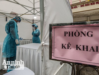 [ẢNH] Cận cảnh việc thực hiện xét nghiệm nhanh Covid- 19, 10 phút có kết quả ngay ở Hà Nội