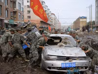 Những khoảnh khắc thảm họa thiên nhiên đáng sợ nhất thế giới năm 2017 (1)