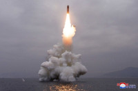 [ẢNH] Triều Tiên nghi phóng tên lửa đạn đạo giữa bối cảnh đại dịch Covid-19