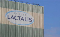 Pháp thu hồi hàng tấn sữa của Lactalis nhiễm khuẩn