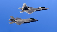 [ẢNH] Vì sao Mỹ lại che giấu kết quả đối kháng giữa F-22 và F-35?