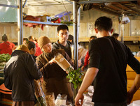 Chợ hoa Quảng An tấp nập dịp 20-10 với nhiều loại hoa lạ