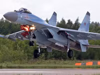 [ẢNH] Su-27 Nga bị chiến đấu cơ NATO 