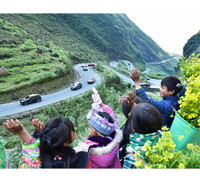 Hành trình Caravan kỷ lục khám phá vẻ đẹp vùng đất địa đầu tổ quốc