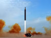 [ẢNH] Triều Tiên phóng tên lửa nhằm đáp trả việc Hàn Quốc sở hữu ‘sát thần’ F-35?