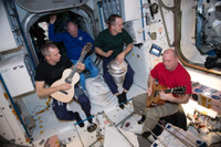 [ẢNH] Cuộc sống lạ kỳ tại Trạm vũ trụ quốc tế mà người thường không hình dung nổi