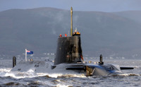 [ẢNH] Nếu Nga không chặn tàu ngầm hạt nhân Anh chất đầy Tomahawk, Syria sẽ thảm khốc hơn nhiều?