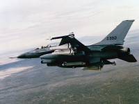 [ẢNH] Mỹ ngưng cấp sát thủ không đối đất AGM-65 cho F-16 Iraq