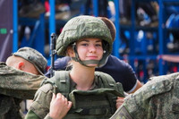 [ẢNH] Nữ chiến sĩ quân y Việt Nam tranh tài tại nội dung Sơ cứu chiến trường