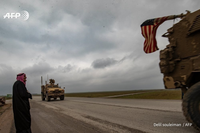 [ẢNH] Nga dùng xe tăng để mở đường nếu Mỹ tiếp tục chặn đoàn tuần tra?