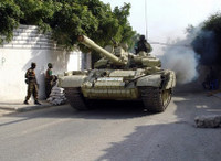 [ẢNH] Phận bi tráng của chiến tăng T-55MV Syria trên cánh đồng chết Idlib