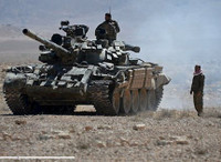 [ẢNH] Phận bi tráng của chiến tăng T-55MV Syria trên cánh đồng chết Idlib