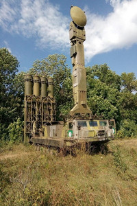 [ẢNH] Tổ hợp tên lửa phòng không S-300V1 Ukraine sẽ khiến S-400 Nga 