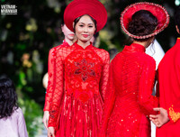 Hoa hậu Myanmar toả sáng trên sàn diễn với áo dài của Kenny Thái