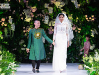 Hoa hậu Myanmar toả sáng trên sàn diễn với áo dài của Kenny Thái