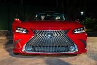 [ẢNH] Siêu xe Lexus ES thay gương chiếu hậu bằng camera, công nghệ đột phá cực đỉnh