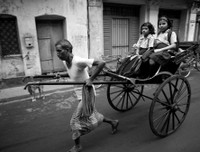 [ẢNH] Cận cảnh cuộc sống mưu sinh cực nhọc của phu kéo xe ở Ấn Độ