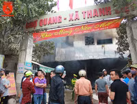 Cận cảnh hiện trường vụ cháy chợ Quang, xã Thanh Liệt, huyện Thanh Trì